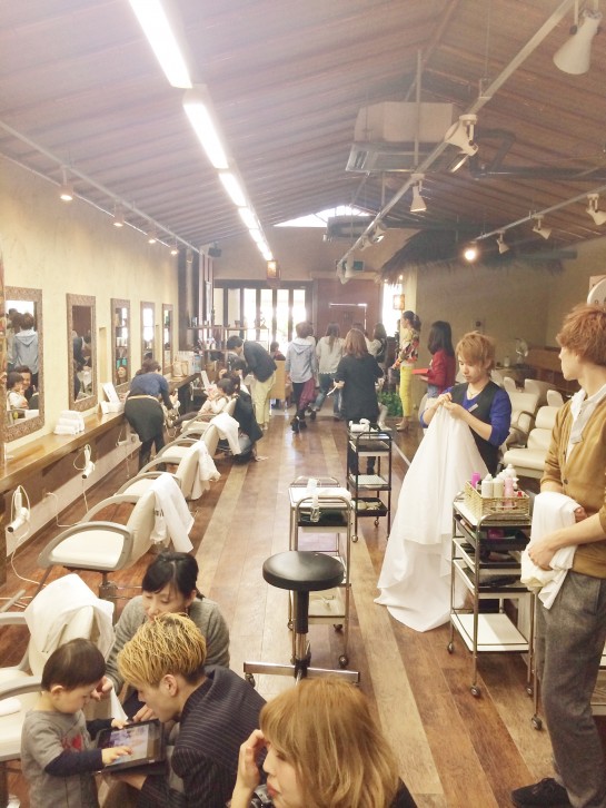 子供と、親御さん、スタッフでごった返してました・・・